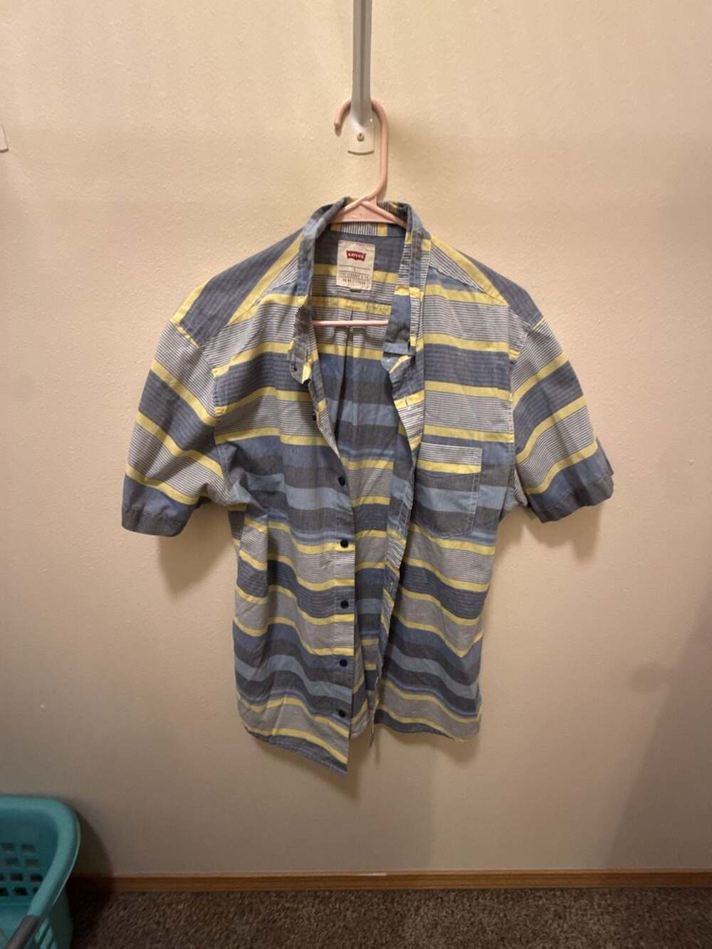 Levi's Men's Short Sleeve Striped Button-Up Casual Shirt